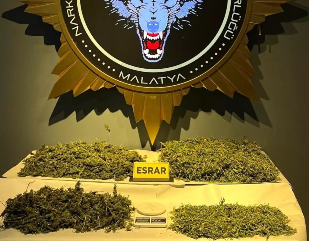 malatyada uyusturucu operasyonu 13 kilo kenevir ele gecirildi HfRFr5je