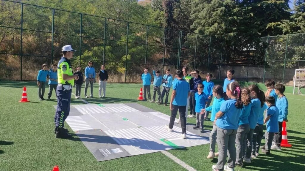 merzifonda jandarmadan trafik egitimi ciuFq9qh.jpg