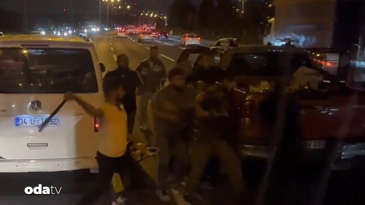 temde testereli kavga 8AFqJMAL.jpg