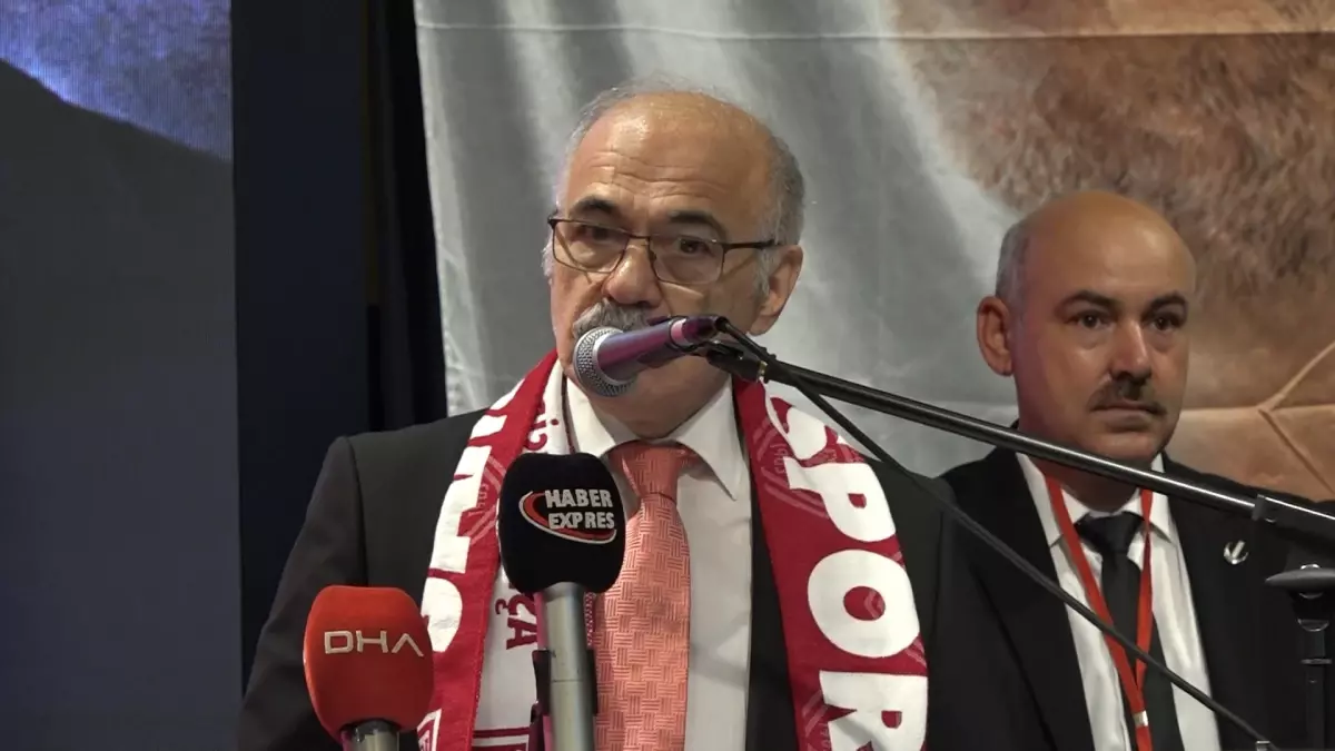 yrp kongresinde ekonomi ve baris elestirisi Sgze9T4C.jpg