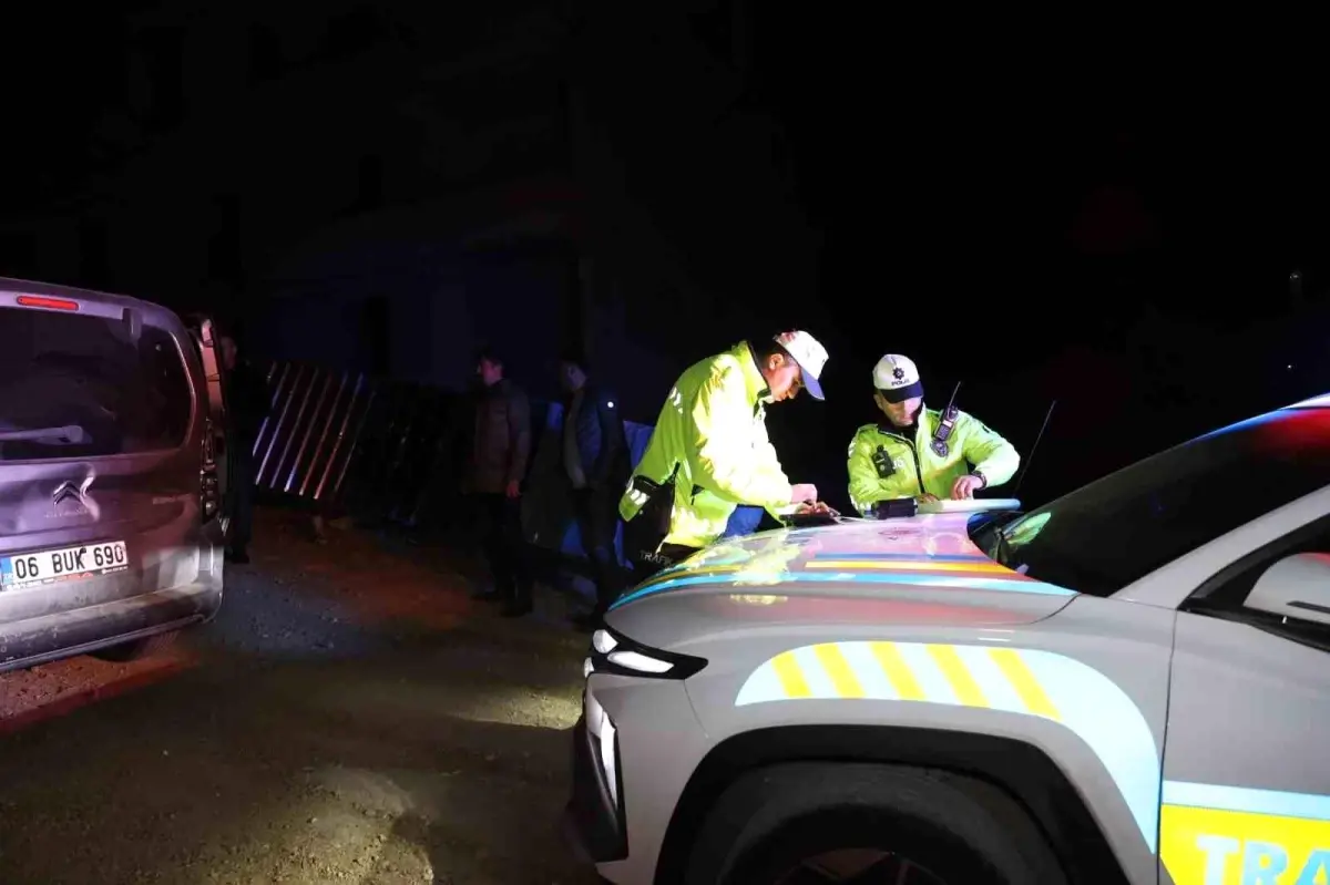 alkollu ve ehliyetsiz surucu yakalandi uXCTVqJR.jpg