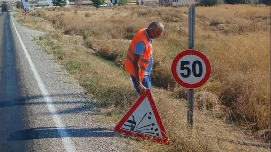 bakan duyurdu 32 bin 845 trafik levhasi kaldirildi EAH3VWQY.jpg