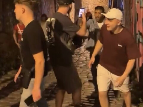 Galata’da ‘fırça’ taktiği bu kez sökmedi: Parayı verirken araya girdiler!